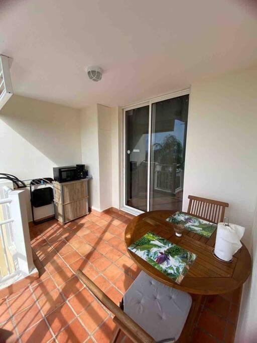 Studio Paisible Avec Piscine, Pas Loin De La Plage La Trinité Exterior photo